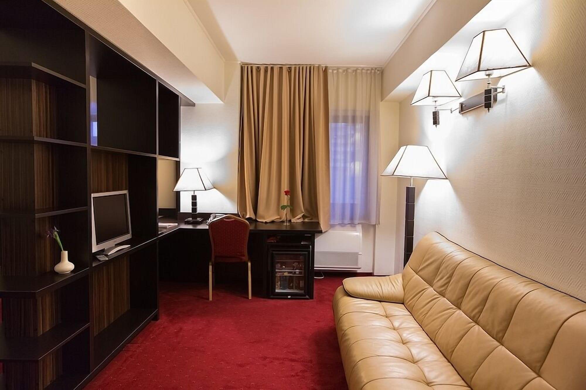 Ramada Iasi City Center Exterior foto